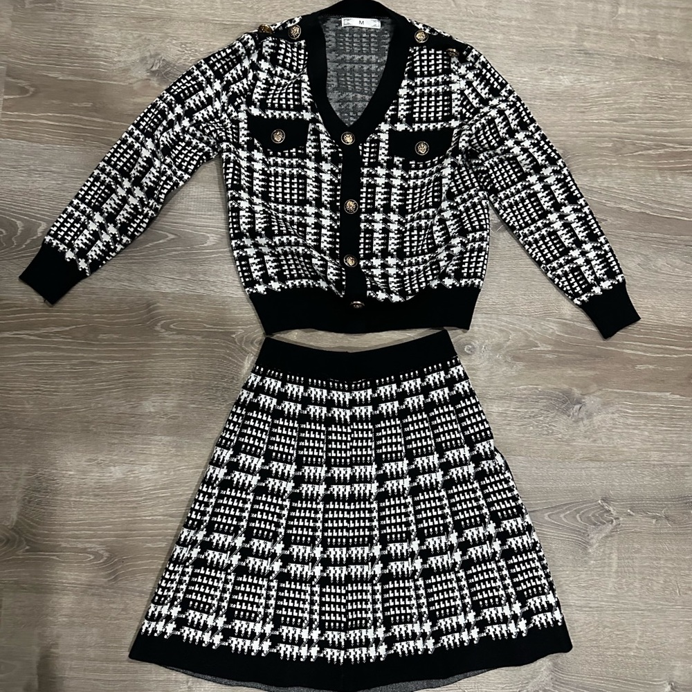 Black and white knit set
